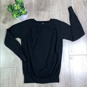 ANGL Women's Black Long Sleeve Crew Neck Sweater